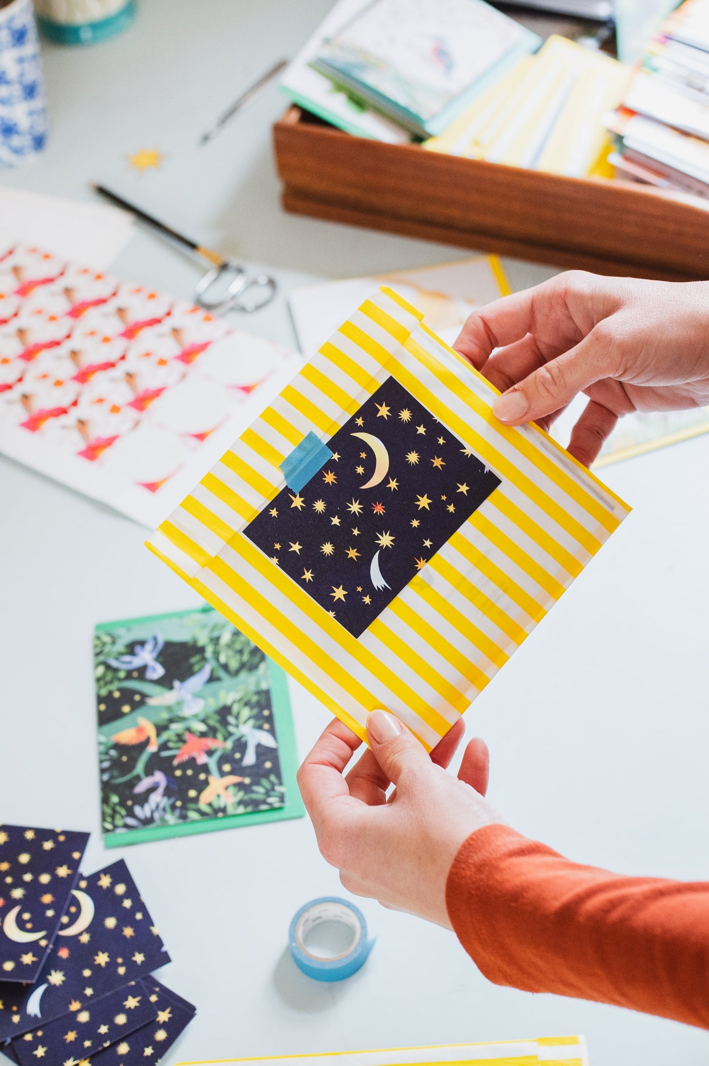 Chamomile Wren Greetings Card